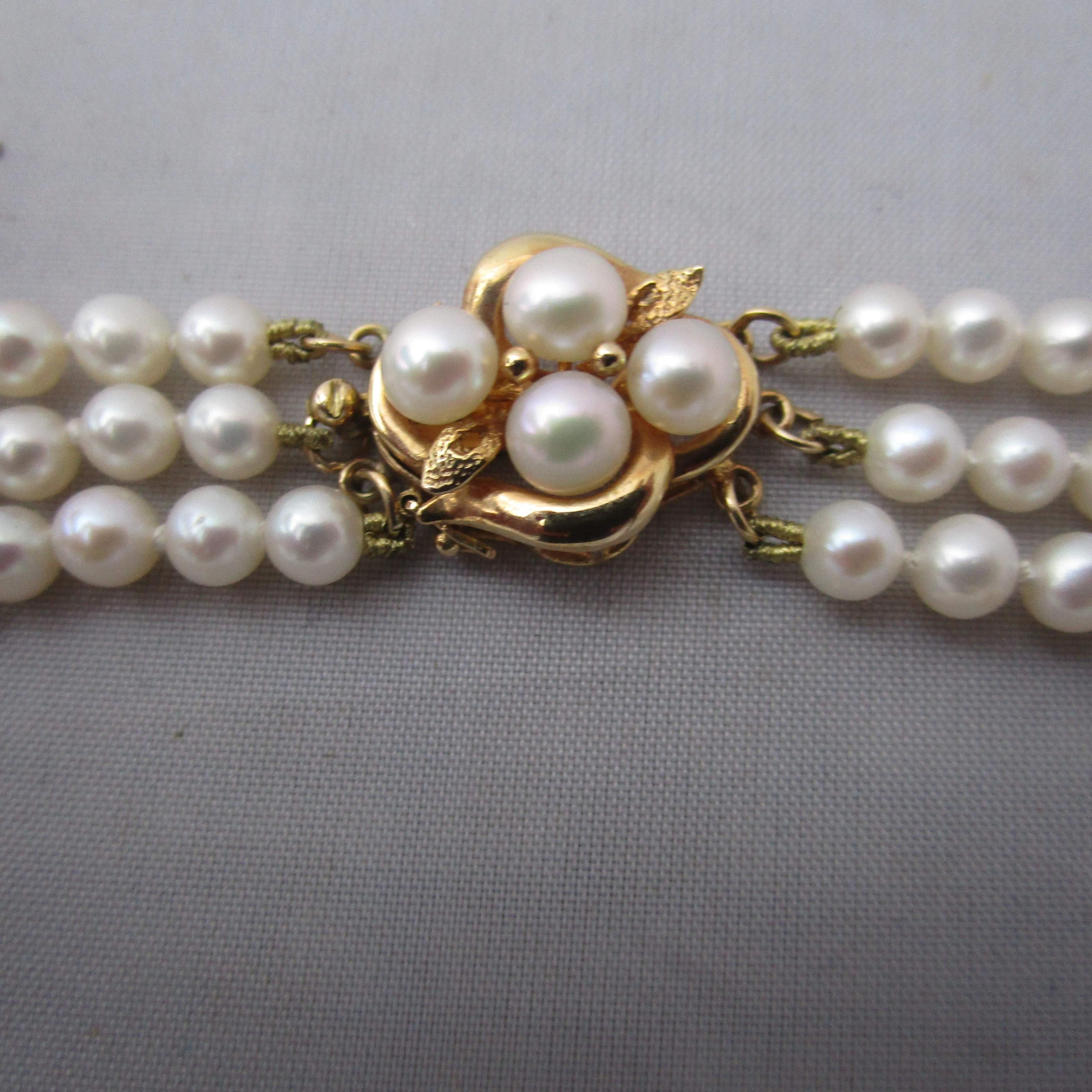 14K Gold Clasp And Cultured Pearl Choker Necklace Vintage c1960