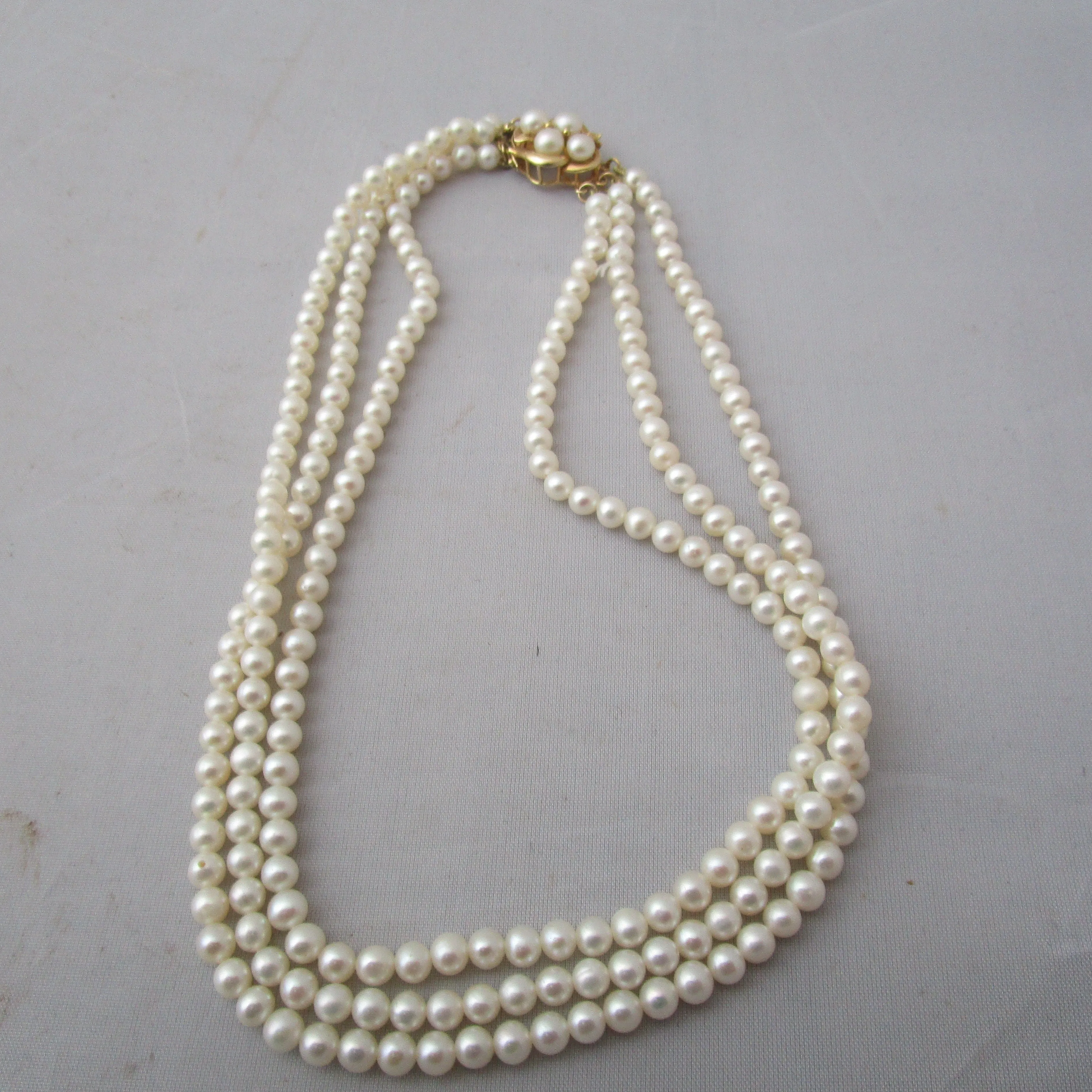 14K Gold Clasp And Cultured Pearl Choker Necklace Vintage c1960