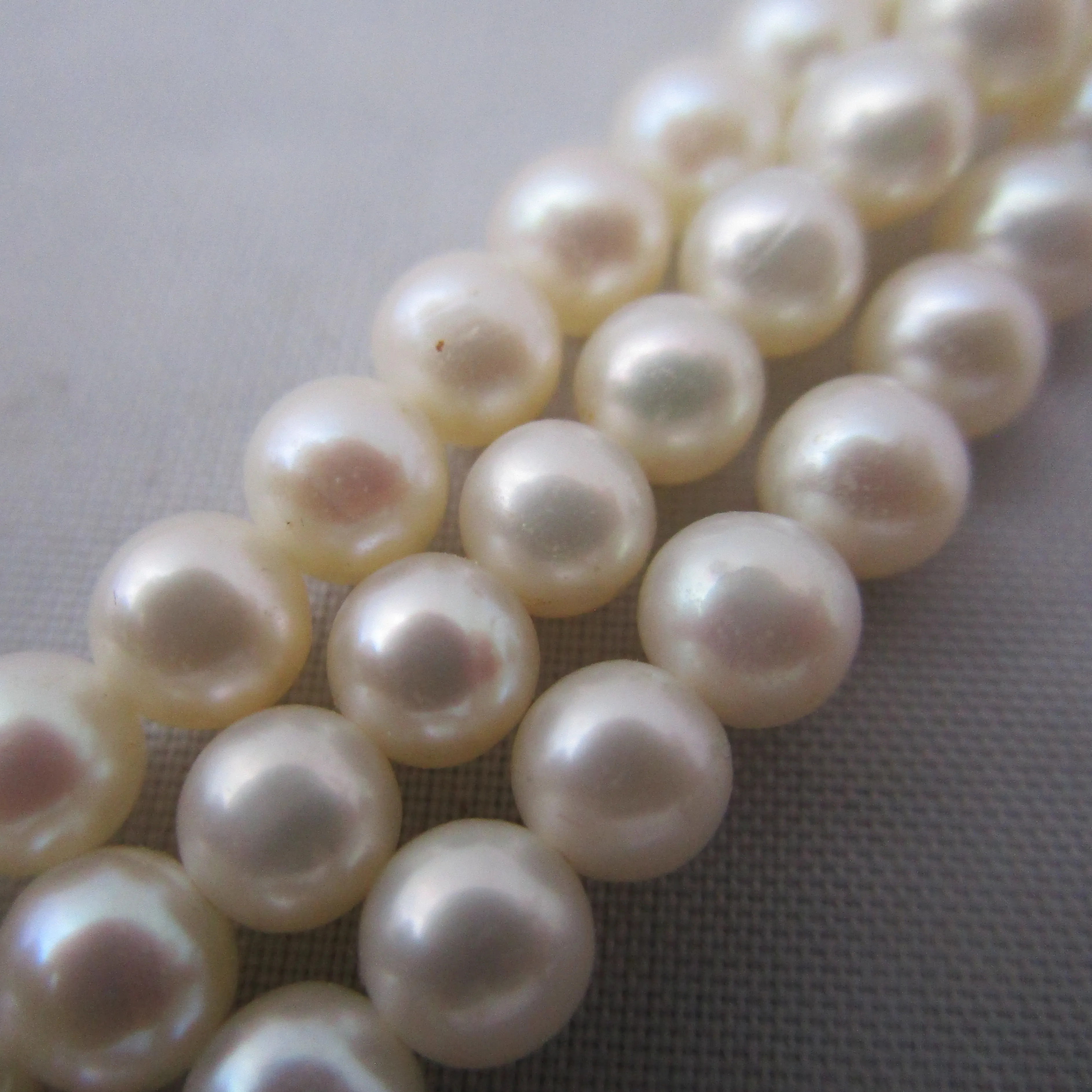 14K Gold Clasp And Cultured Pearl Choker Necklace Vintage c1960