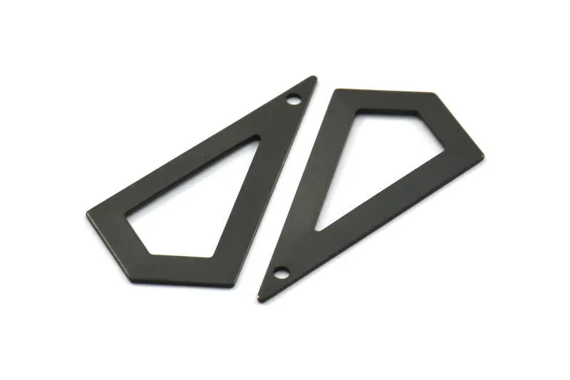 38mm Black Triangle, 4 Oxidized Brass Black Triangle Charms with 1 holes (38x20x0.60mm) U018