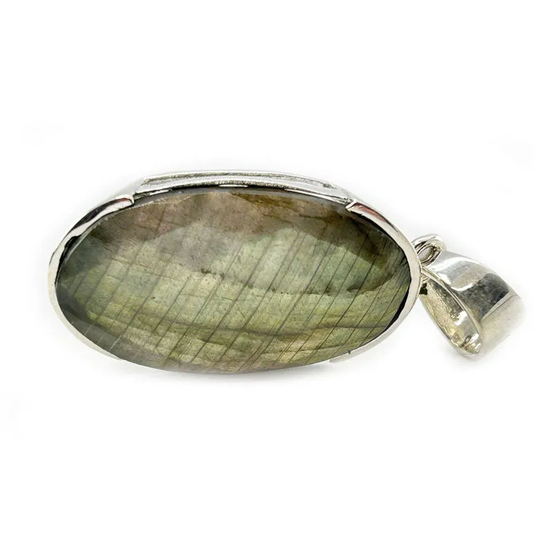 Aryan Labradorite Oval Bohemian Pendant