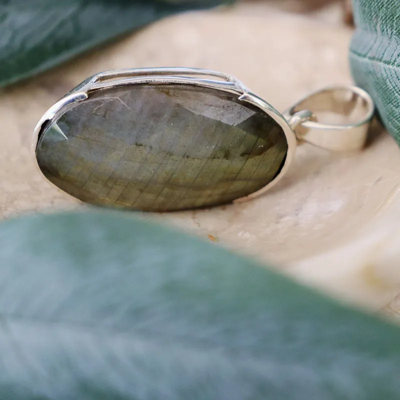 Aryan Labradorite Oval Bohemian Pendant