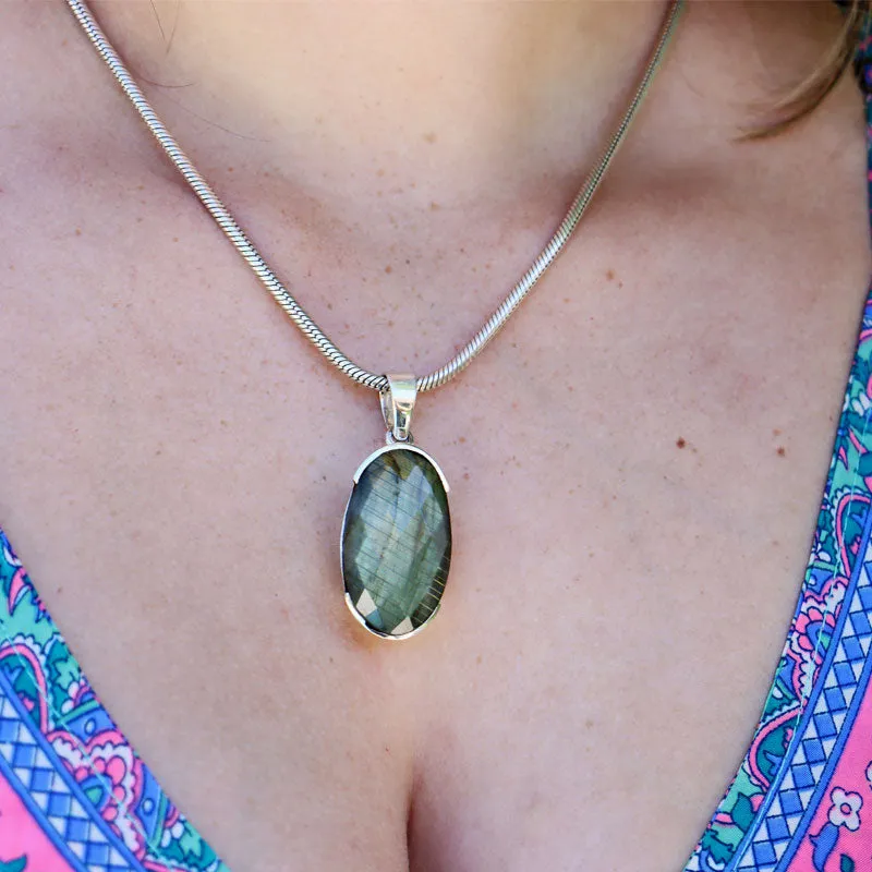 Aryan Labradorite Oval Bohemian Pendant