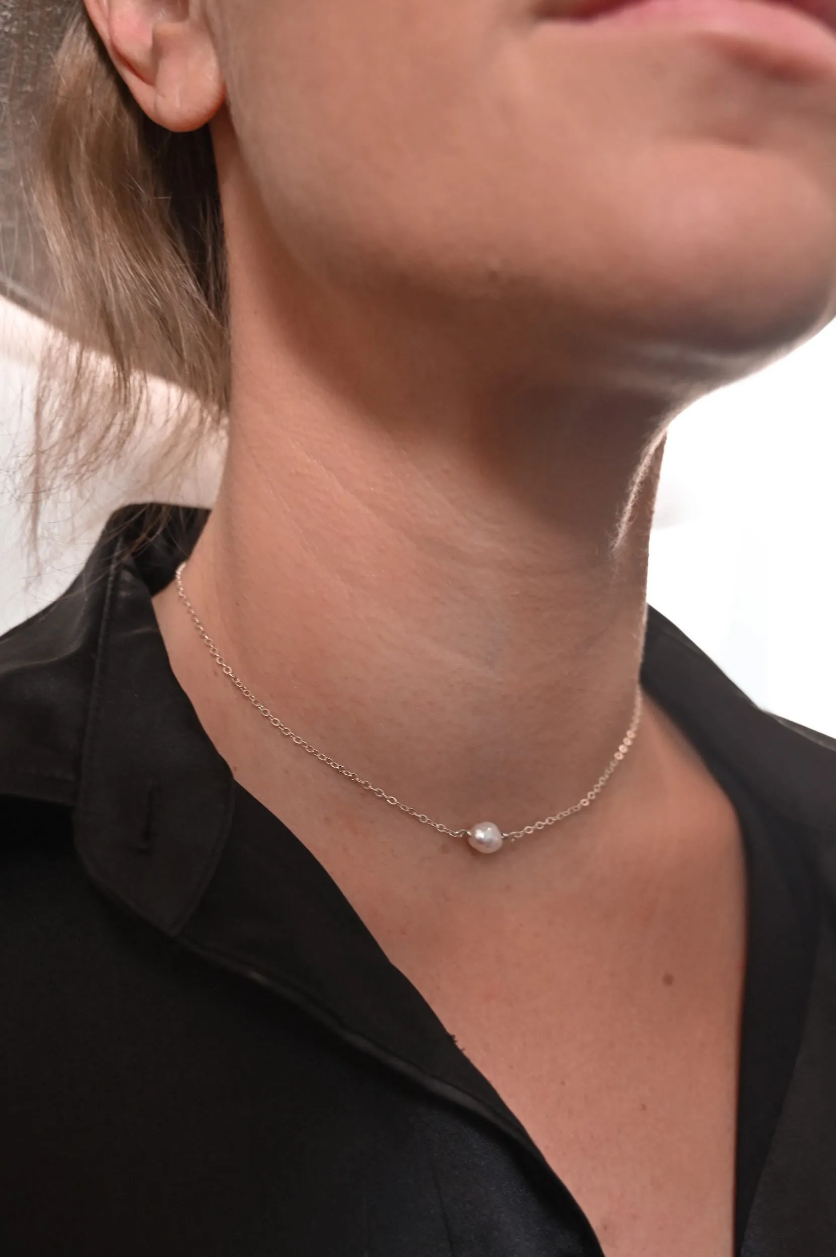 Balance Pearl Choker Necklace