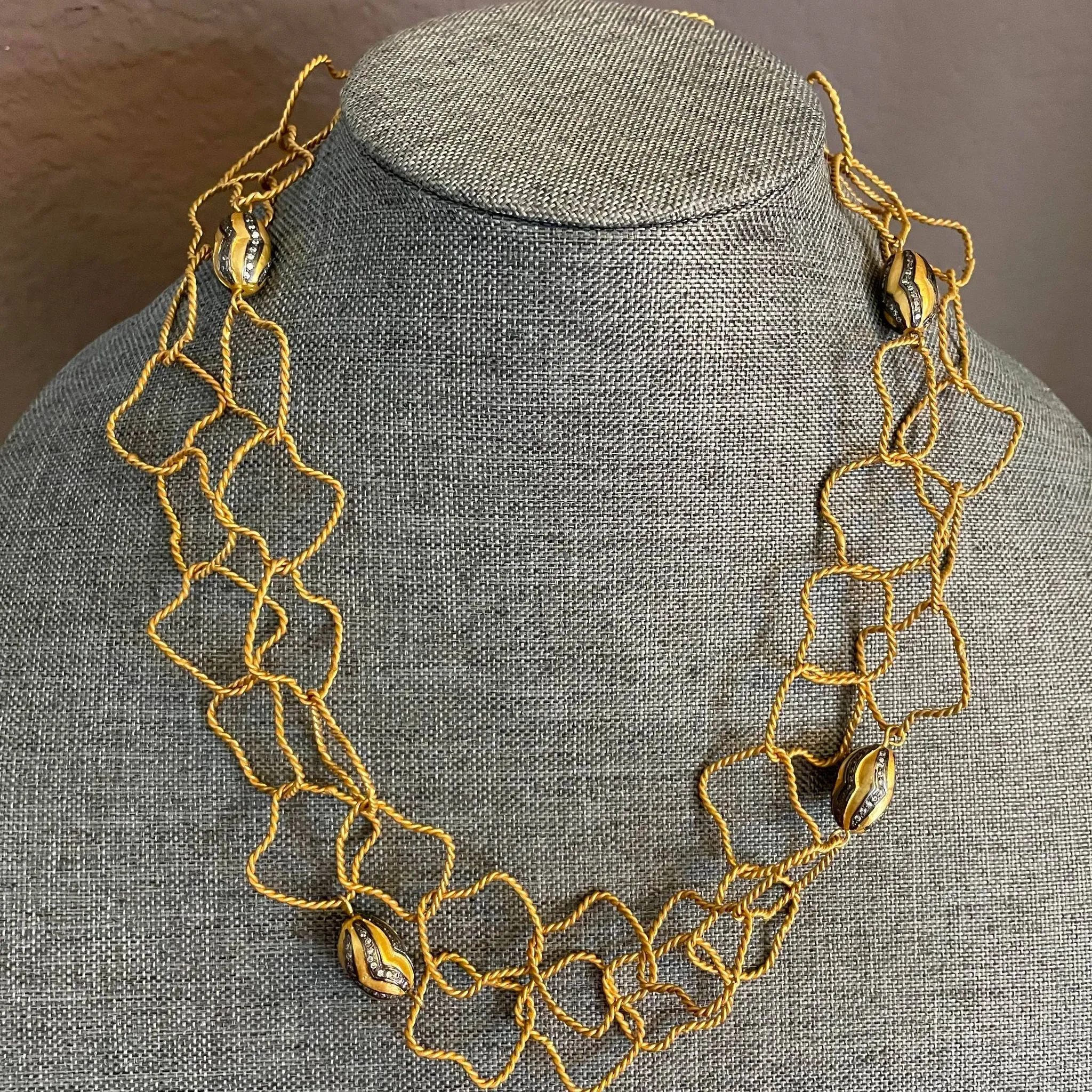 Maya Necklace In Gold